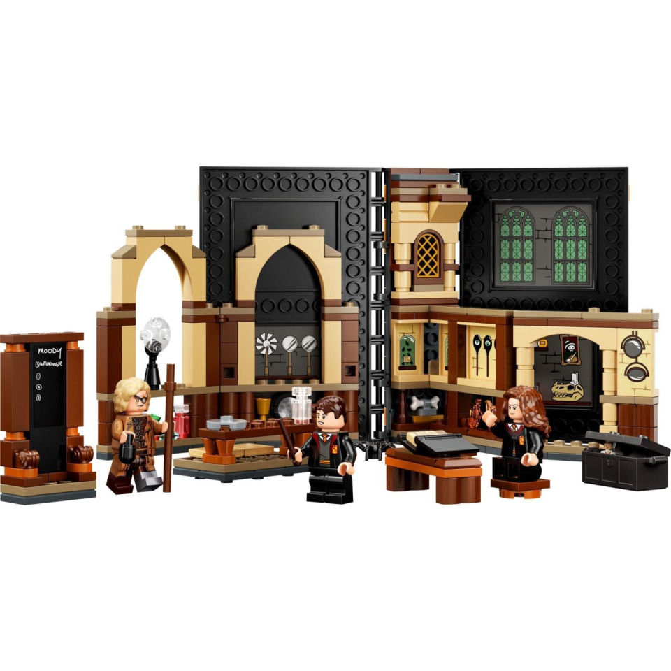 Obrázek 1 produktu LEGO Harry Potter™ 76397 Čarovné momenty z Rokfortu: Hodina obrany proti čiernej mágií